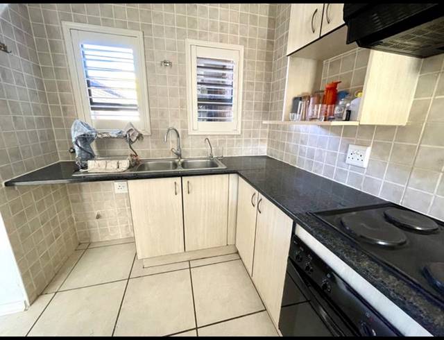 2 BEDROOM TOWNHOUSE FOR SALE IN CHANCLIFF RIDGE